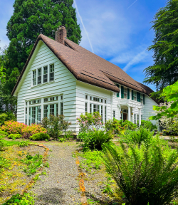 photo of the McLean House